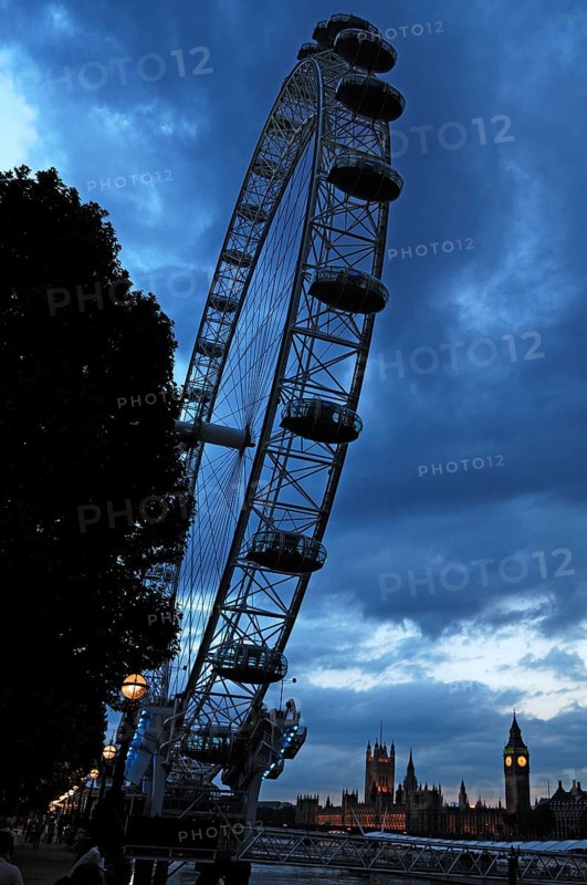 Ferris wheel, the London Eye in the evening, London, England, Great Britain