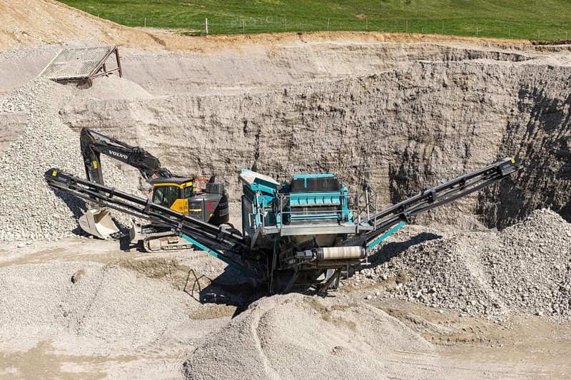 Gravel pit near Fuessen, gravel extraction, construction machinery, Allgaeu, Ostallgaeu, Bavaria, Germany, Europe