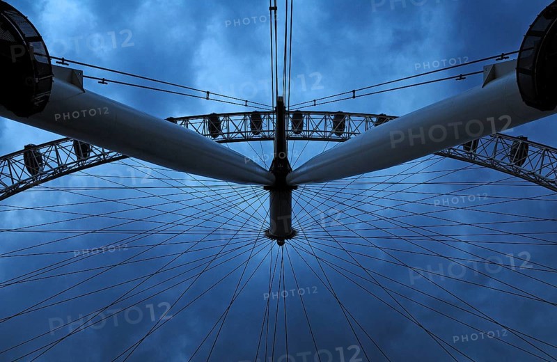 Ferris wheel, the London Eye in the evening, London, England, Great Britain