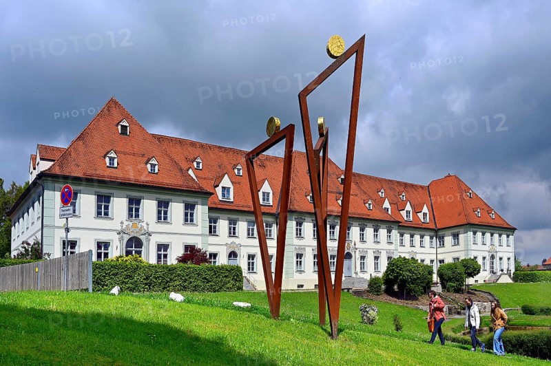 Office building of Ottobeuren Monastery with the sculpture Tre pellegrini by Erwin Roth, Ottobeuren, Allgaeu, Swabia, Bavaria, Germany, Europe