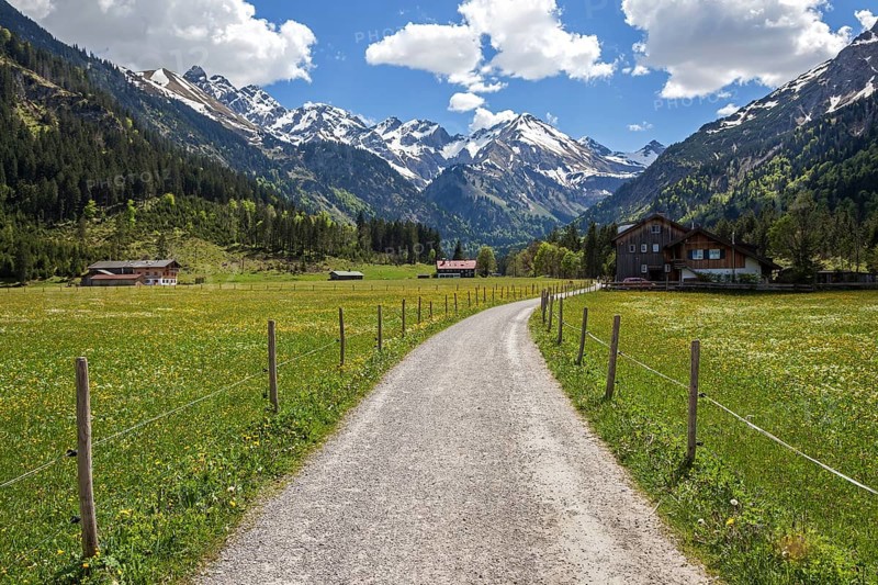 Path in Stillachtal, behind mountains of the Allgaeu Alps, Birgsau, near Oberstdorf, Oberallgaeu, Allgaeu, Bavaria, Germany, Europe