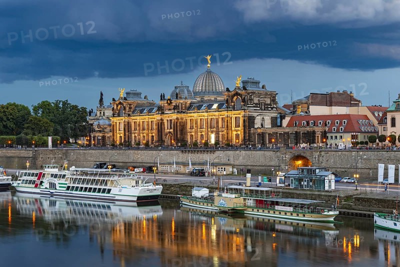 Elbe, paddle steamer, Bruehl's Terrace, Academy of Fine Arts, Dresden, Free State of Saxony, Germany, Europe