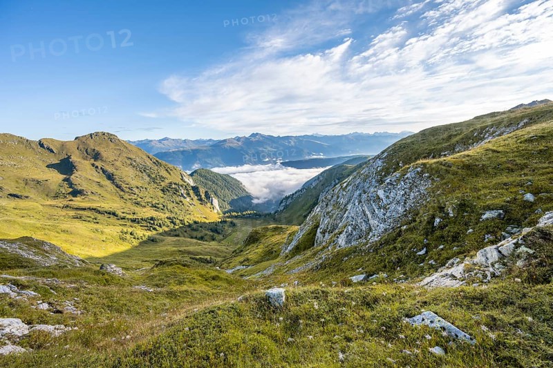 Mountain valley and mountain panorama in the morning light, view into the Winkler valley, Carnic main ridge, Carnic High Trail, Carnic Alps, Carinthia, Austria, Europe