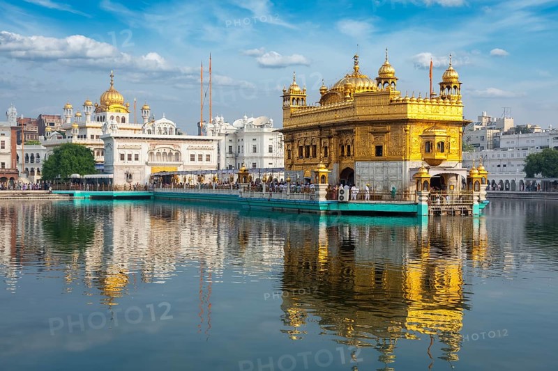 Sikh gurdwara Golden Temple (Harmandir Sahib) . Holy place of Sikhism. Amritsar, Punjab, India, Asia