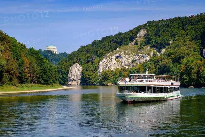Excursion boat, Danube boat, in the Danube gorge, with liberation hall, Weltenburger Enge, gorge, Upper Jura, Weltenburg, Kelheim on the Danube, Lower Bavaria. Bavaria, Germany, Europe