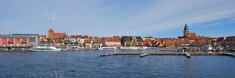 Town panorama with town harbour on Lake Mueritz, St. Georgen Church and St. Marien Church, Waren, Mueritz, Mecklenburg Lake District, Mecklenburg, Mecklenburg-Vorpommern, Germany, Europe