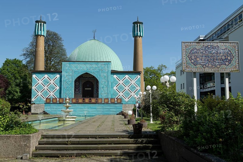 Imam Ali Mosque, Mosque of the Islamic Centre Hamburg (IZH) on the Alster in Hamburg, Germany, Europe