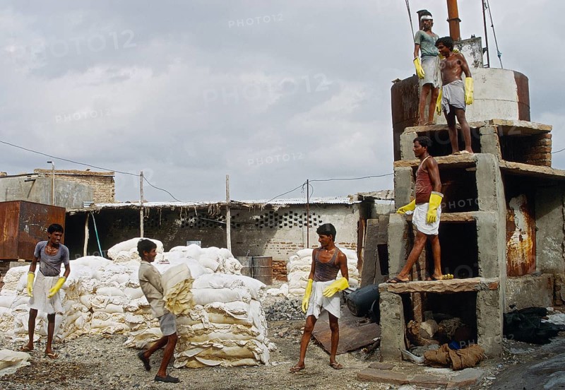 Workers in a textile factory, dyeing, rajasthan, India, Asia