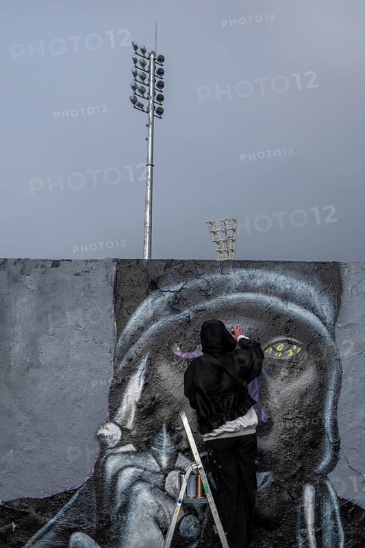 Germany, Berlin, 21.04.2024, Sunday afternoon in Mauerpark, graffiti wall, painting (spray_art), Europe