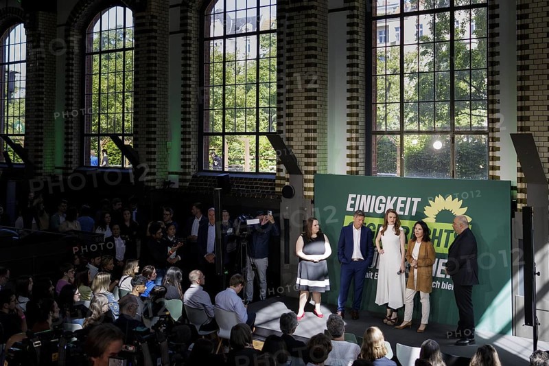 Ricarda Lang, Federal Chairwoman of Buendnis 90/DIE Gruenen, Robert Habeck (Buendnis 90/DIE Gruenen), Federal Minister for Economic Affairs and Climate Protection and Vice-Chancellor, Terry Reintke, top candidate for the European elections of Buendnis 90/DIE Gruenen, Annalena Baerbock (Buendnis 90/DIE Gruenen), Federal Foreign Minister, and Omid Nouripour, Buendnis 90/DIE Gruenen, pictured at a press event in Berlin, 13 May 2024.05.2024. The campaign tours for the European elections of Buendnis 90/DIE Gruenen start today