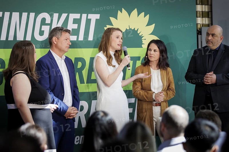 Ricarda Lang, Federal Chairwoman of Buendnis 90/DIE Gruenen, Robert Habeck (Buendnis 90/DIE Gruenen), Federal Minister for Economic Affairs and Climate Protection and Vice-Chancellor, Terry Reintke, top candidate for the European elections of Buendnis 90/DIE Gruenen, Annalena Baerbock (Buendnis 90/DIE Gruenen), Federal Foreign Minister, and Omid Nouripour, Buendnis 90/DIE Gruenen, pictured at a press event in Berlin, 13 May 2024.05.2024. The campaign tours for the European elections of Buendnis 90/DIE Gruenen start today