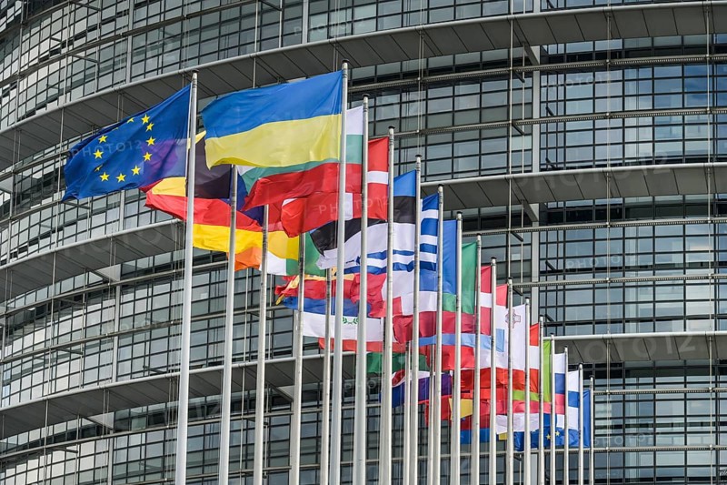 Flags, European Parliament, 1 All. du Printemps, Strasbourg, Departement Bas-Rhin, France, Europe