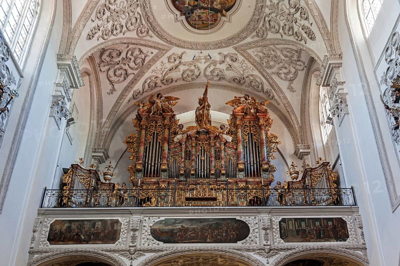 Church organ of the parish church Mariae Himmelfahrt, Landsberg am Lech, Upper Bavaria, Bavaria, Germany, Europe
