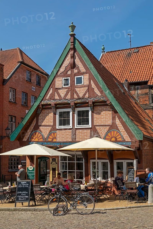Half-timbered house, ice cream parlour, old town, Lauenburg, Schleswig-Holstein, Germany, Europe