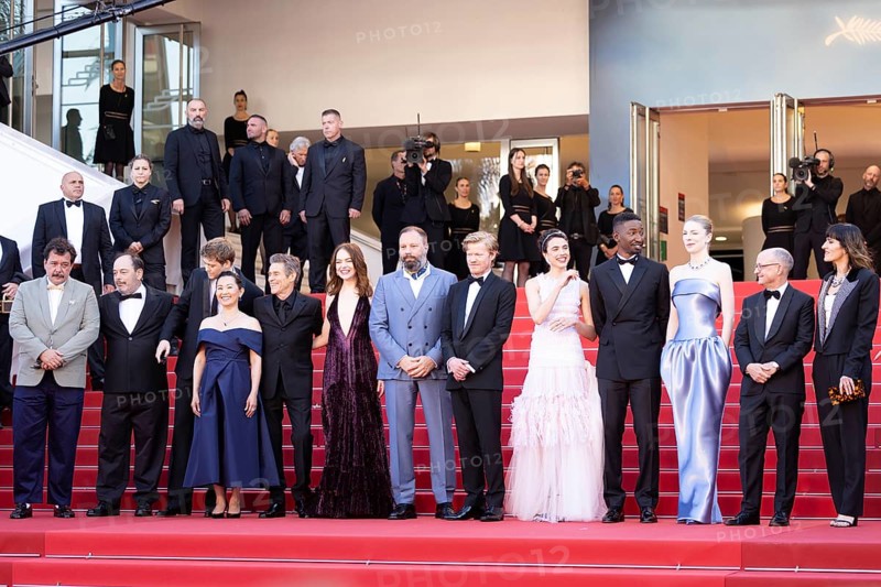 Cannes, France, 17.5.2024: Joe Alwyn, Hong Chau, Willem Dafoe, Emma Stone, Yorgos Lanthimos, Jesse Plemons, Margaret Qualley, Mamoudou Athie, Hunter Schafer, Ed Guiney, Kasia Malipan, Andrew Lowe, Iris Knobloch and Thierry Fremaux (Presidents of the Cannes International Film Festival) at the premiere of Kinds of Kindness on the red carpet of the Palais des Festivals during the 77th Cannes International Film Festival. The 77th Cannes International Film Festival will take place from 14 to 25 May 2024, Europe