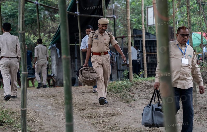 Barpeta, India. 6 May 2024. Police personnels arrives with luggage to leave for allocated polling station, on the eve of the third phase of General Election on May 6, 2024 in Barpeta, India, Asia