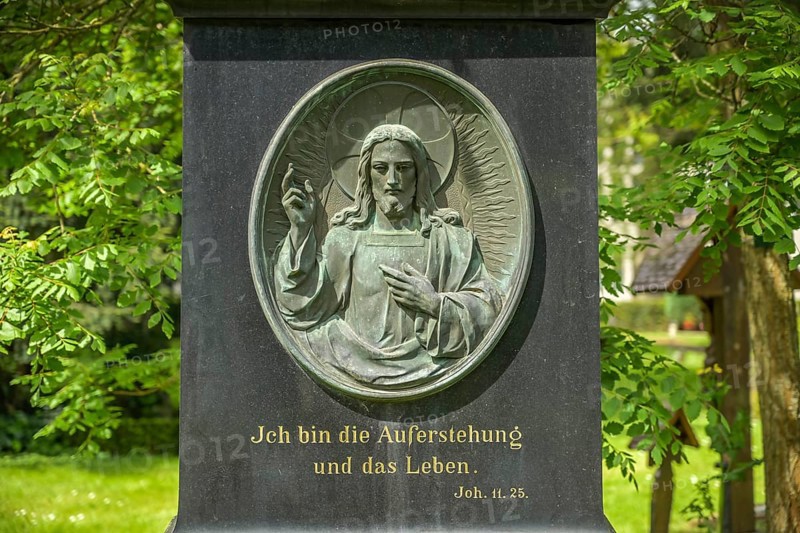 Gravestone, Jesus Christ, forest brook Cemetery, Offenburg, Baden-Wuerttemberg, Germany, Europe