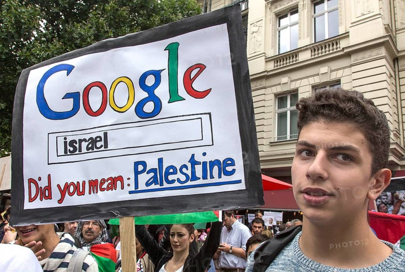 Al Quds Demo. Over 1000 people demonstrate against Israel's military attacks in the Gaza Strip, Berlin, 25 July 2014, Berlin, Germany, Europe