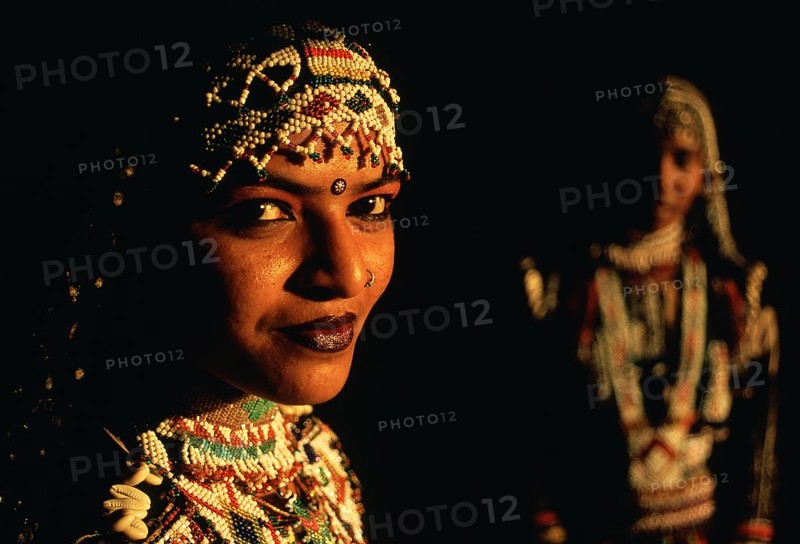 Kalbeliya dancers, performing arts in Rajasthan, India. The low caste hindu men and women who perform the Kalbeliya dance are considered to be related withe european gypsies