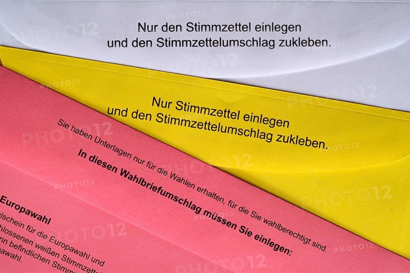 Ballot paper envelope, white, yellow, ballot paper envelope, light red, postal vote, official postal voting documents, election, parliamentary election, European election, municipal election, local election, Stuttgart, Baden-Wuerttemberg, Germany, Europe