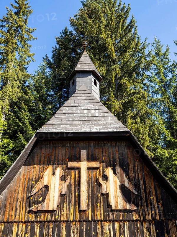 Church tower, carving, kneeling angels, Schacherbauer Chapel, near St. Jakob im Walde, Styria, Austria, Europe