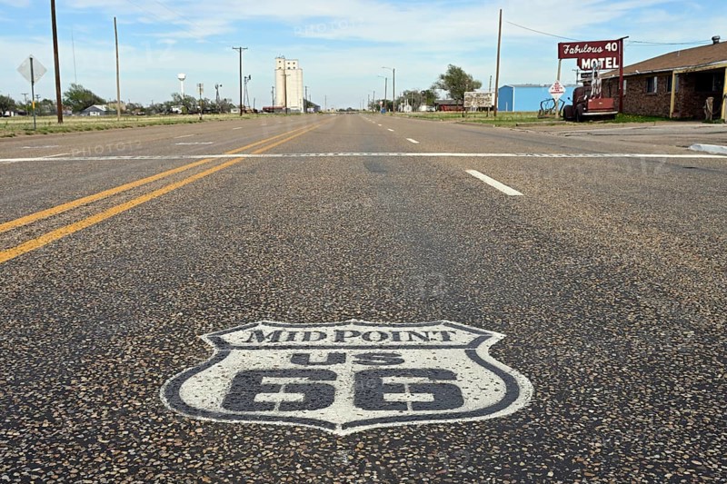 Midpoint, halfway between Los Angeles and Chicago, Route 66, Adrian, Texas