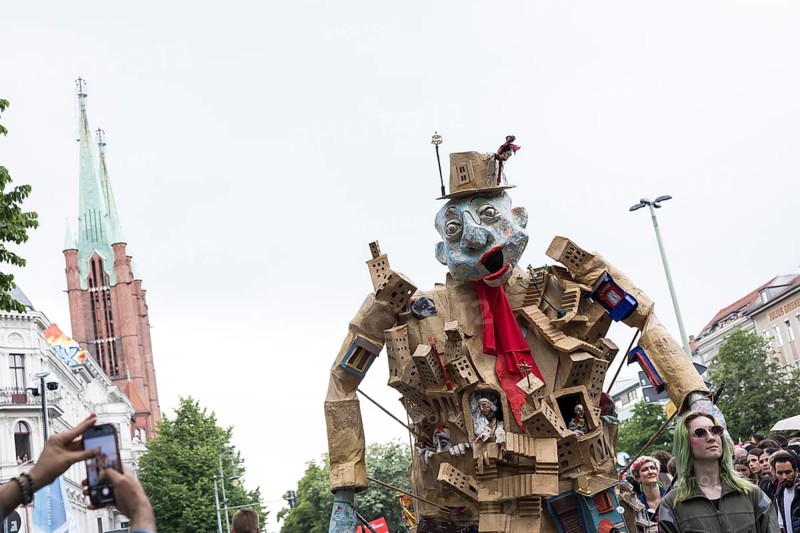 Sculpture by the Artistania group at the street parade of the 26th Carnival of Cultures in Berlin on 19 May 2024