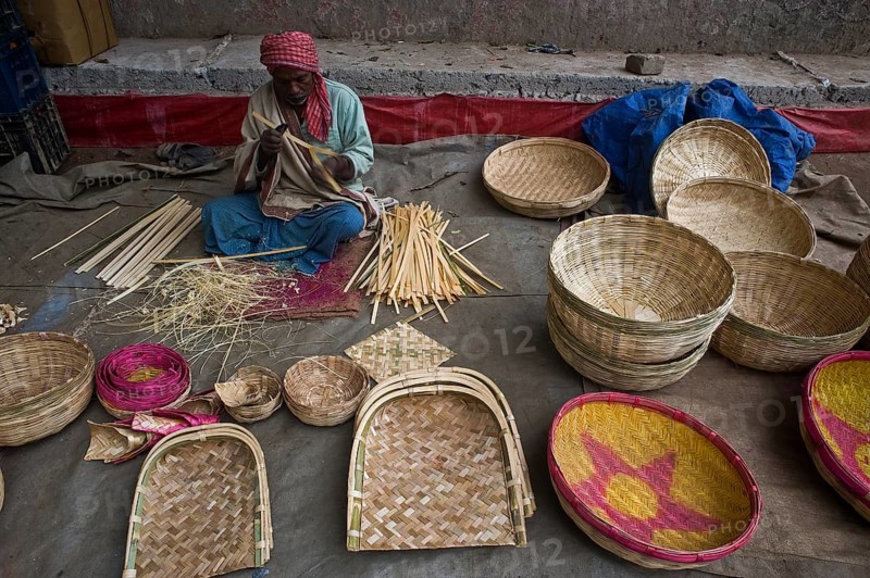 Basket weaver, basketry on sale, Bihar, India, Asia