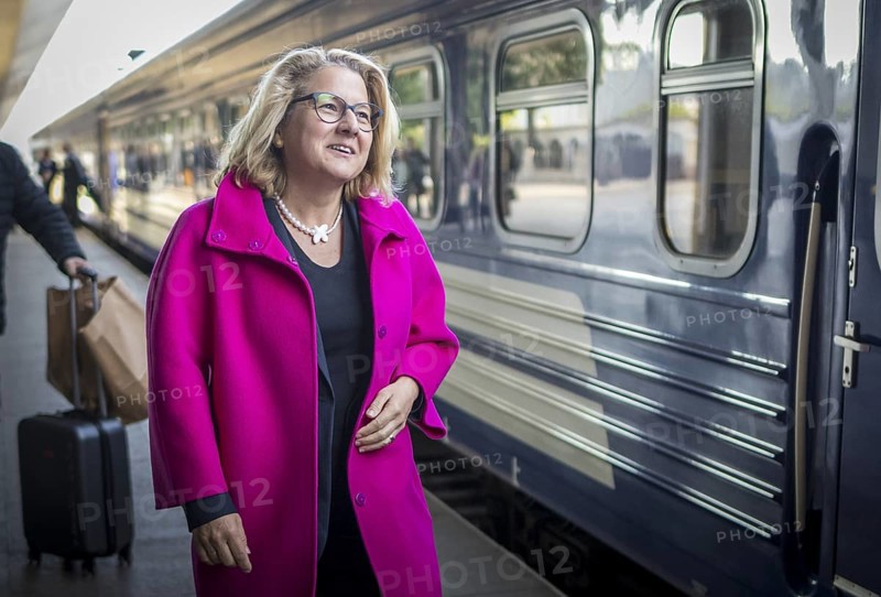 Svenja Schulze (SPD), Federal Minister for Economic Cooperation and Development, photographed during her trip to Ukraine. Here at Kiev railway station on her onward journey by train to Lviv. 'Photographed on behalf of the Federal Ministry for Economic Cooperation and Development'