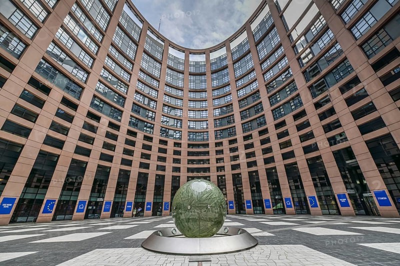 Courtyard, European Parliament, 1 All. du Printemps, Strasbourg, Departement Bas-Rhin, France, Europe