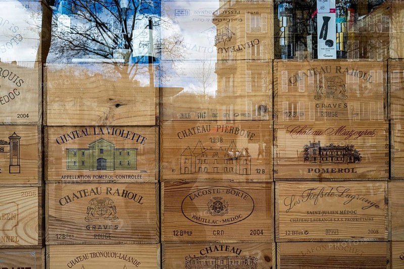 Wine crates in a shop window, Invalides Cathedral, Paris, Ile-de-France, France, Europe