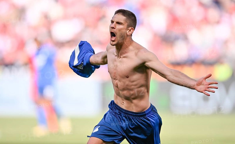 Goal celebration Andrej Kramaric TSG 1899 Hoffenheim (27) upper body naked, jersey removed, PreZero Arena, Sinsheim, Baden-Wuerttemberg, Germany, Europe