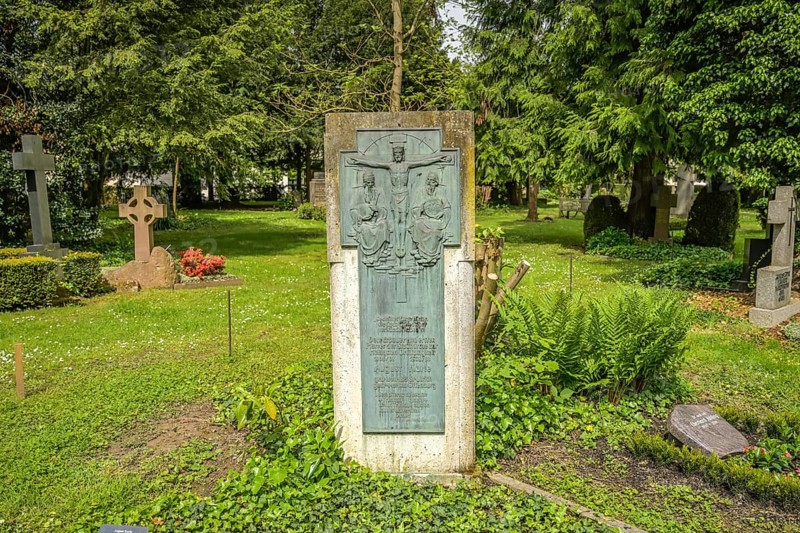 Grave of August Karle, Waldbach Cemetery, Offenburg, Baden-Wuerttemberg, Germany, Europe