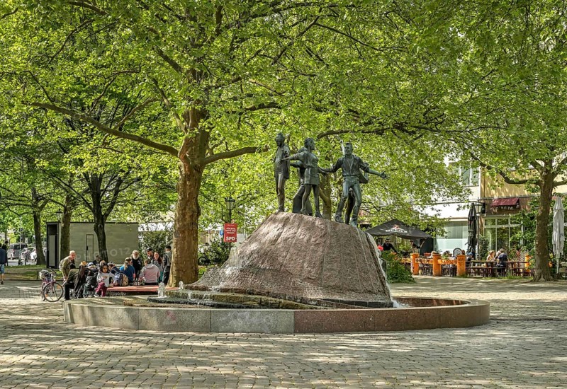 Fountain, Dance on the volcano, Nettelbeckplatz, Wedding, Mitte, Berlin, Germany, Europe