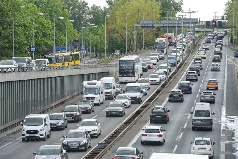Traffic jam, slow-moving traffic, city motorway A 111, near Heckerdamm, Charlottenburg, Berlin, Germany, Europe