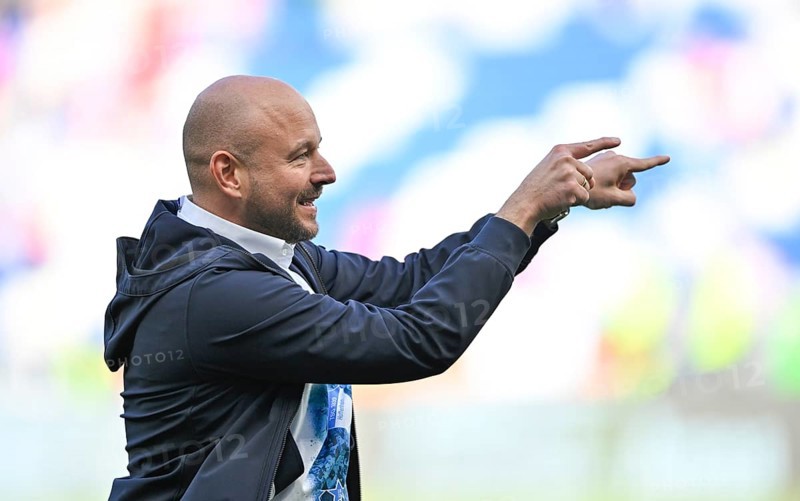 Applause from Managing Director Sport Alexander Rosen TSG 1899 Hoffenheim for Coach Pellegrino Matarazzo TSG 1899 Hoffenheim PreZero Arena, Sinsheim, Baden-Wuerttemberg, Germany, Europe