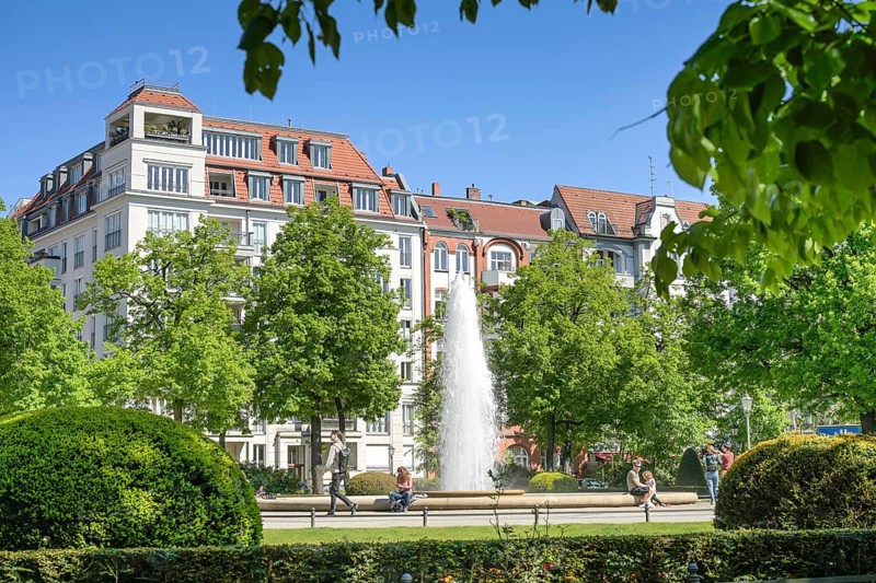 Fountain, Viktoria-Luise-Platz, Schoeneberg, Tempelhof-Schoeneberg, Berlin, Germany, Europe