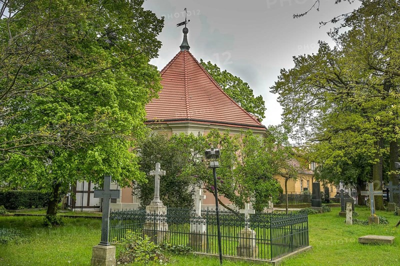 Old village church and old cemetery, Clayallee, Zehlendorf, Berlin, Germany, Europe