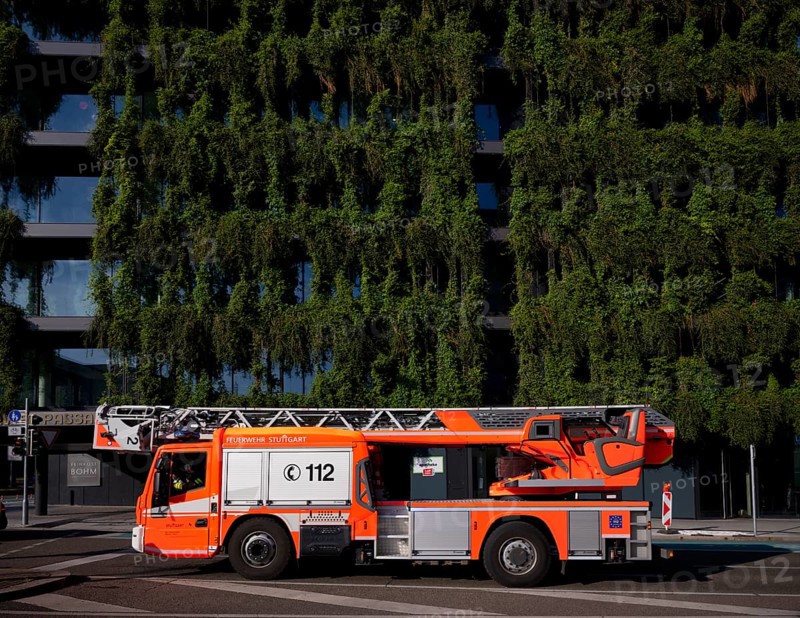 CS DLA-K 23-12 Magirus aerial ladder on Atego, Stuttgart fire brigade, climate-neutral facade greening on the new building, office building of CMS Hasche Sigle, Stuttgart, Baden-Wuerttemberg, Germany, Europe