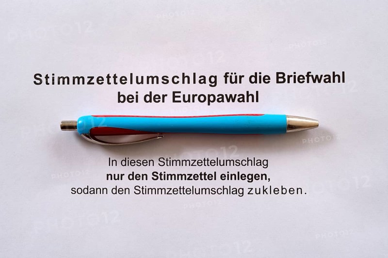 Biros on ballot paper envelope, postal vote, official postal voting documents, election, parliamentary election, European election, Stuttgart, Baden-Wuerttemberg, Germany, Europe