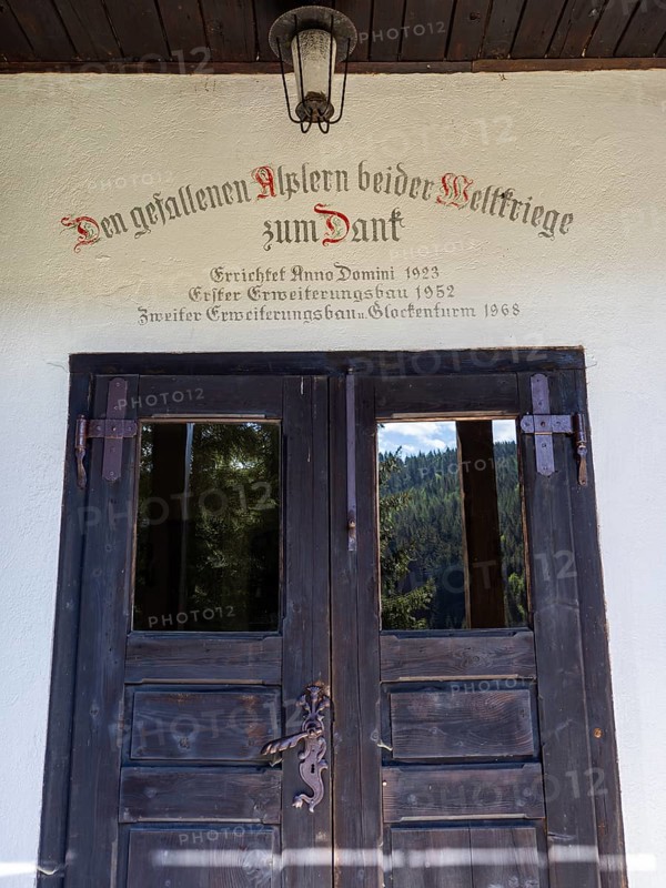 Entrance door, memorial for fallen soldiers, Alpler Heldenkapelle, Alpl, Styria, Austria, Europe