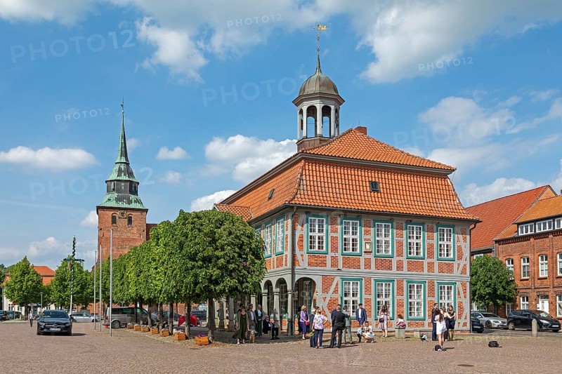 St Mary's Church, Market Square, Town Hall, Boizenburg, Mecklenburg-Vorpommern, Germany, Europe