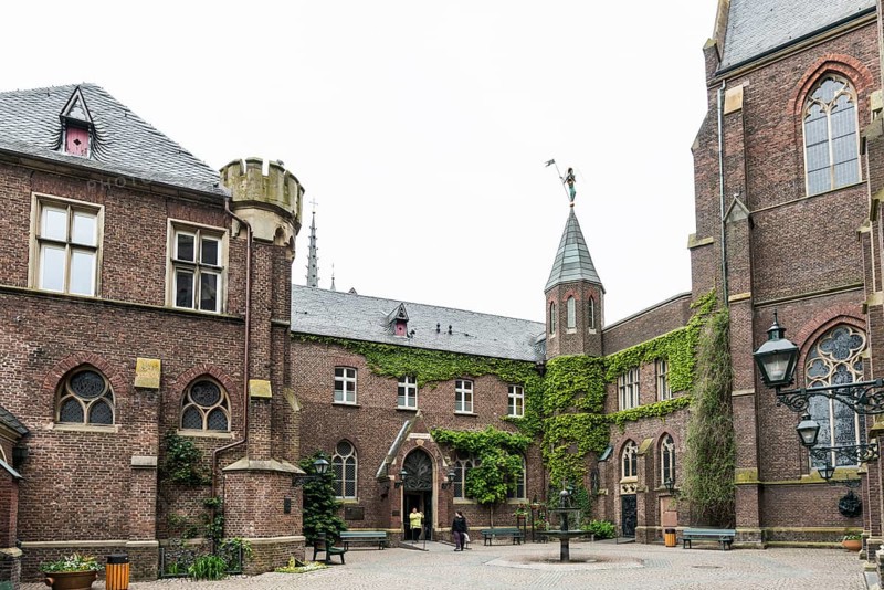 Brunnenhof, Basilica of St Mary, Basilica of St Mary, place of pilgrimage, Kevelaer, Lower Rhine, North Rhine-Westphalia, Germany, Europe