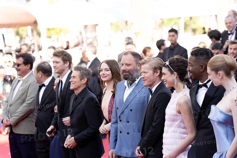 Cannes, France, 17.5.2024: Hong Chau, Joe Alwyn, Willem Dafoe, Emma Stone, Yorgos Lanthimos, Jesse Plemons, Margaret Qualley, Mamoudou Athie, Hunter Schafer, Ed Guiney, Kasia Malipan and Andrew Lowe at the premiere of Kinds of Kindness on the red carpet of the Palais des Festivals during the 77th Cannes International Film Festival. The 77th Cannes International Film Festival will take place from 14 to 25 May 2024, Europe