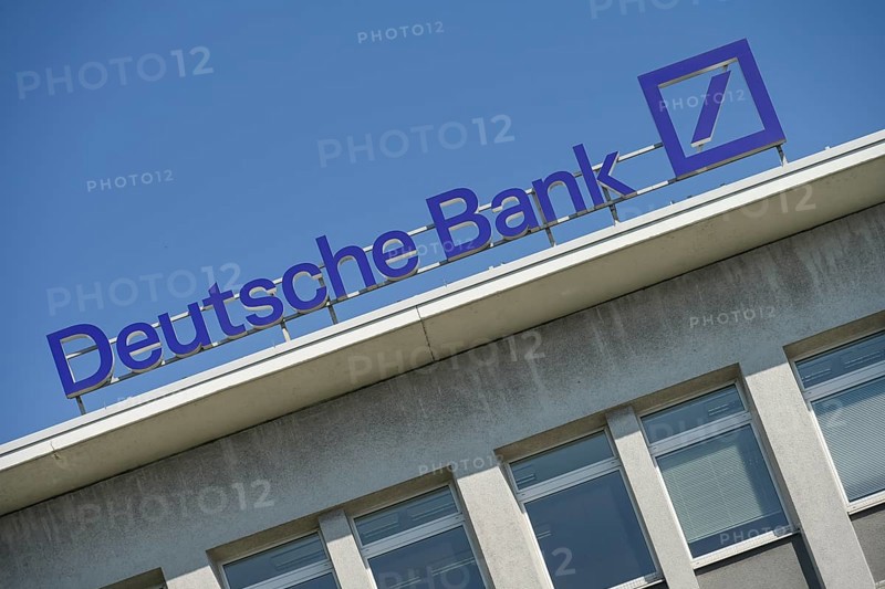 Deutsche Bank, Innsbrucker Platz, Schoeneberg, Berlin, Germany, Europe