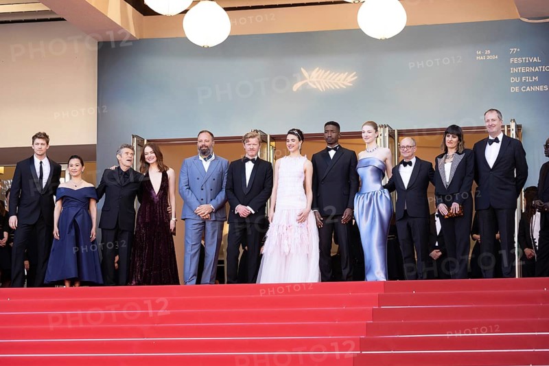 Cannes, France, 17.5.2024: Joe Alwyn, Hong Chau, Willem Dafoe, Emma Stone, Yorgos Lanthimos, Jesse Plemons, Margaret Qualley, Mamoudou Athie, Hunter Schafer, Ed Guiney, Kasia Malipan, Andrew Lowe, Iris Knobloch and Thierry Fremaux (Presidents of the Cannes International Film Festival) at the premiere of Kinds of Kindness on the red carpet of the Palais des Festivals during the 77th Cannes International Film Festival. The 77th Cannes International Film Festival will take place from 14 to 25 May 2024, Europe