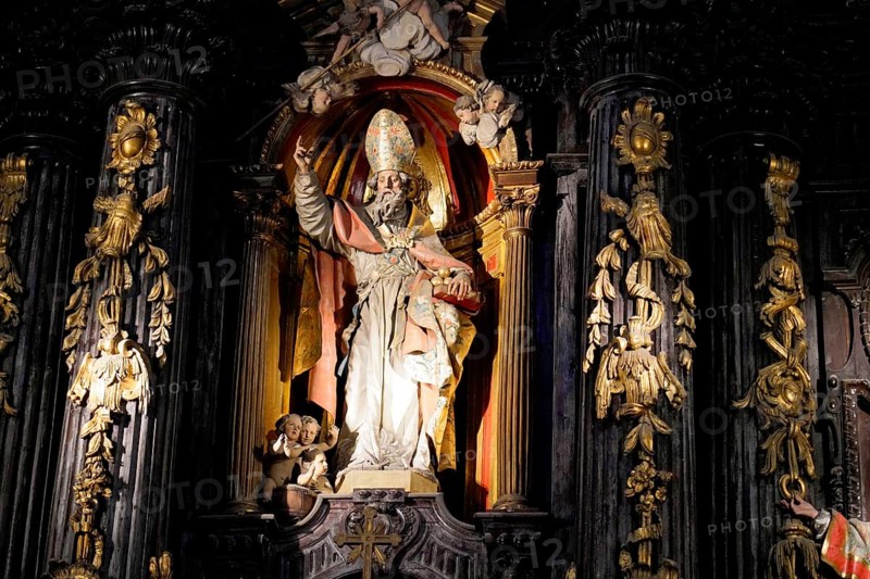 Iglesia San Nicolas de Bari, Baroque statue of a saint with elaborate carvings and details in a church, Old Town, Bilbao, Basque Country, Spain, Europe