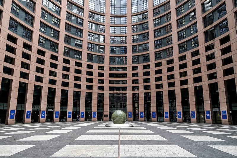 Courtyard, European Parliament, 1 All. du Printemps, Strasbourg, Departement Bas-Rhin, France, Europe