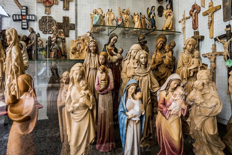 Carved figures of the Virgin Mary, place of pilgrimage, Kevelaer, Lower Rhine, North Rhine-Westphalia, Germany, Europe