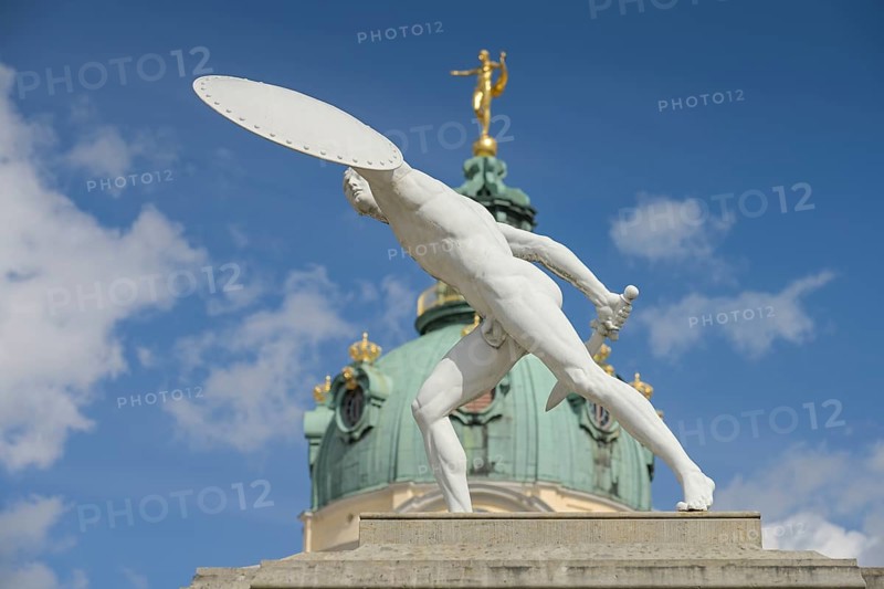 Figure, Fighter with shield, Charlottenburg Palace, Spandauer Damm, Charlottenburg, Berlin, Germany, Europe